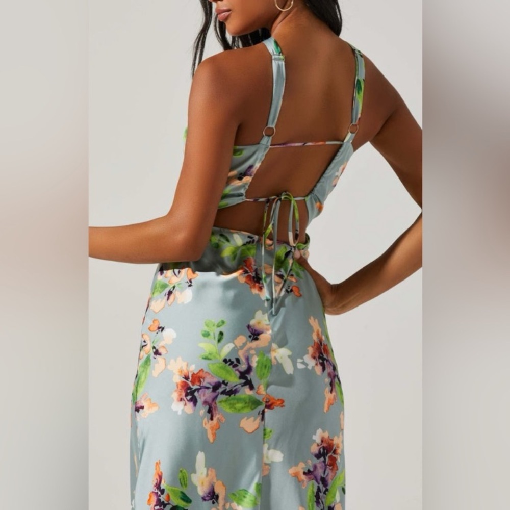 Astr The Label Sandrine Floral Halter Tie Open Back Midi Dress - Picture 3 of 10